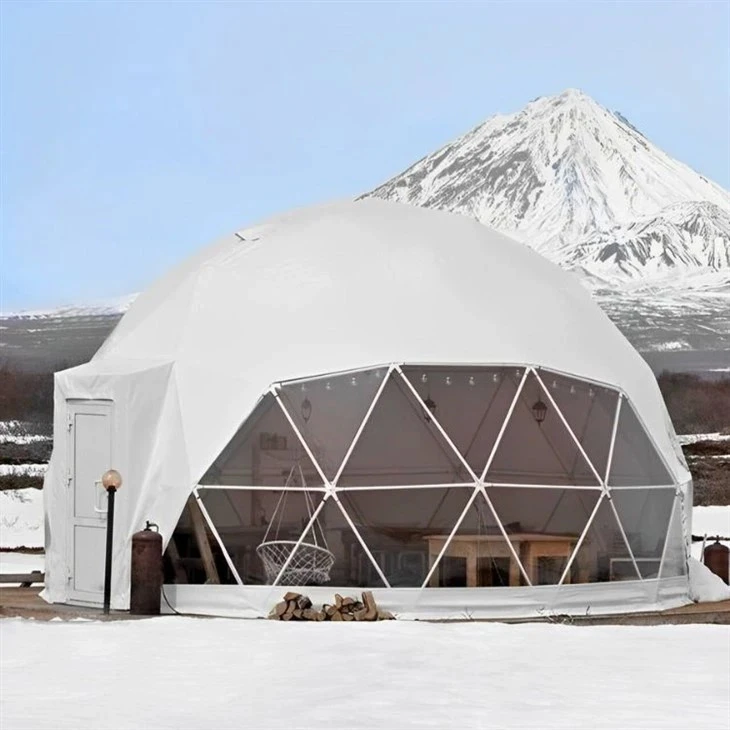 Tente dôme de glamping